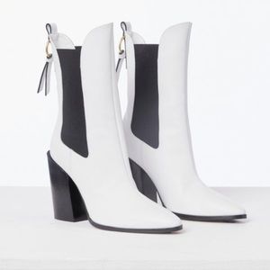 Frame Le Manhattan Bootie - White - 38.5